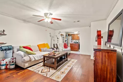 910 Caladium Dr, Mesquite, TX 75149 photo 2