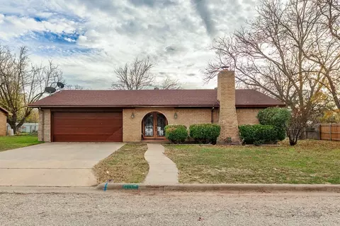 907 Southgate Dr, Brady, TX 76825