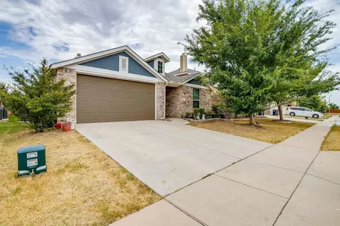 320 Mariscal Pl, Fort Worth, TX 76131
