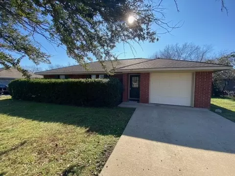 307 E Hunt St, Leonard, TX 75452 photo 2