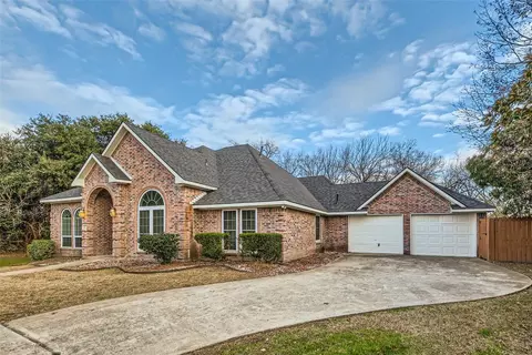 101 Bent Creek Dr, Garland, TX 75040