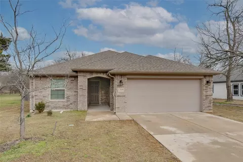 1308 S Clements St, Gainesville, TX 76240