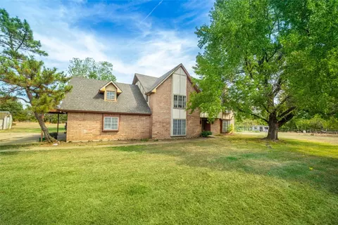 106 Lakeview Ct, Joshua, TX 76058