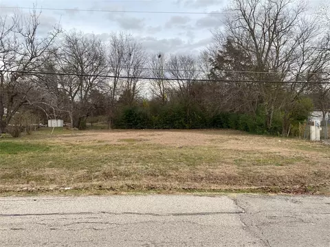 2714 Henry Rd, Lancaster, TX 75134