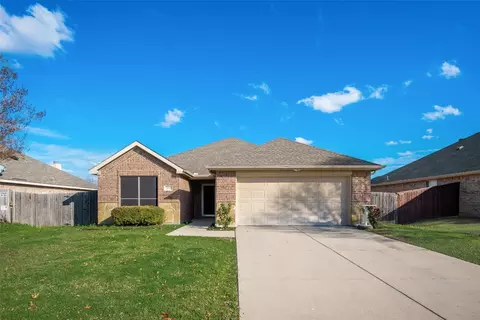104 Buckingham Dr, Waxahachie, TX 75165