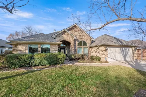 8821 Jason Ct, North Richland Hills, TX 76182