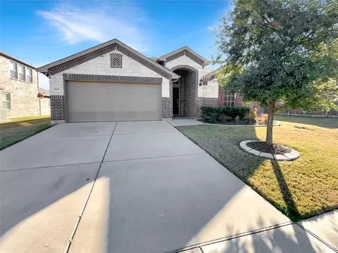 1304 Foxglove Ln, Burleson, TX 76028