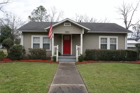 301 S Chestnut St, Winnsboro, TX 75494