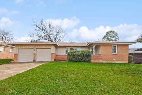 1024 Cavender Dr, Hurst, TX 76053