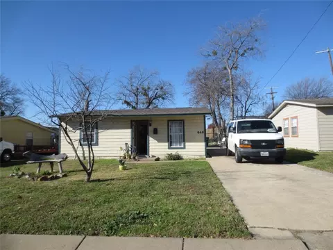 649 N 4th St, Garland, TX 75040