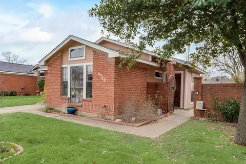 4740 Poppy Dr E, Fort Worth, TX 76137