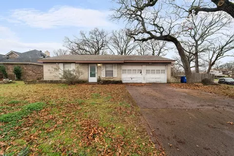 14302 Oakwood Ln, Balch Springs, TX 75180