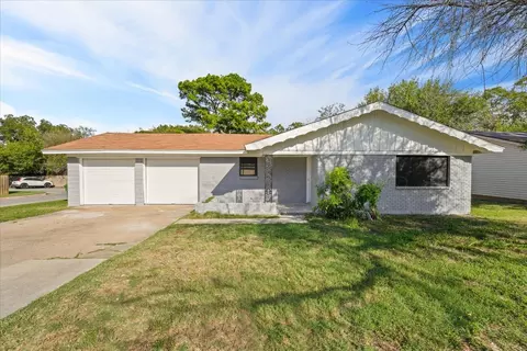 1228 Cavender Dr, Hurst, TX 76053