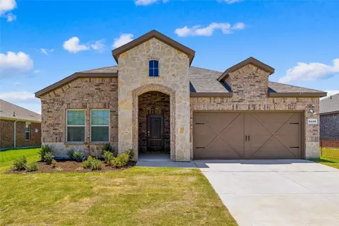 6400 Tudor Pl, Aubrey, TX 76227