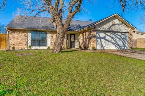 4810 Cactus Trl, Grand Prairie, TX 75052