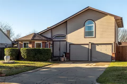 7621 Misty Ridge Dr N, Fort Worth, TX 76137