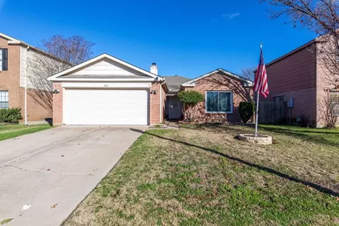 1012 Beechwood Dr, Denton, TX 76210