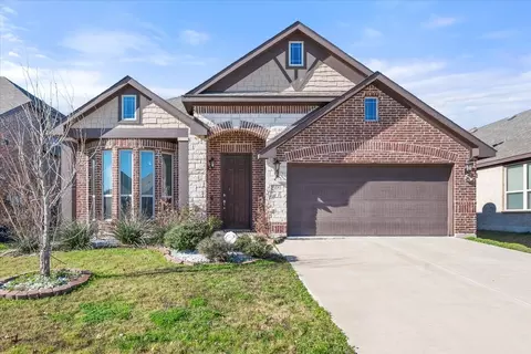 509 Lakeview Dr, Alvarado, TX 76009