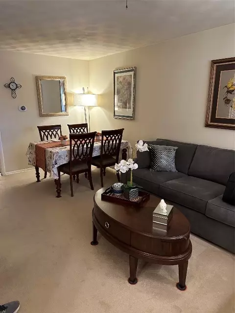 2337 Pleasant Dr, Dallas, TX 75227