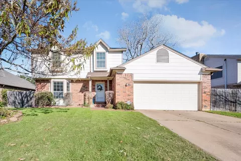 4907 Oak Springs Dr, Arlington, TX 76016