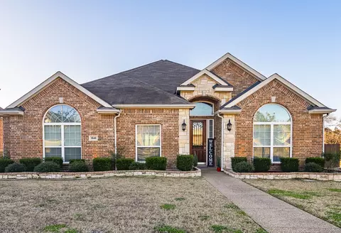 1848 River Run Dr, Desoto, TX 75115