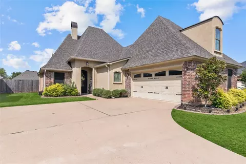 633 Bitter Pecan Dr, Bossier City, LA 71111