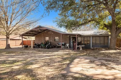 316 Berryhill Dr, Springtown, TX 76082
