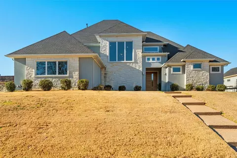 915 Scenic Way, Desoto, TX 75115