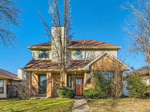 1111 Sandalwood Ln, Desoto, TX 75115