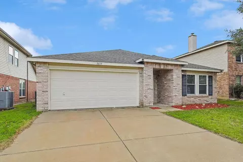 5417 New Castleton Ln, Fort Worth, TX 76135