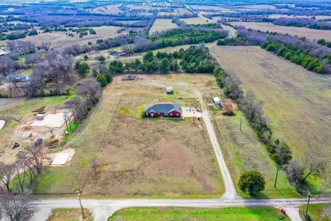 602 W 3rd St, Dodd City, TX 75438