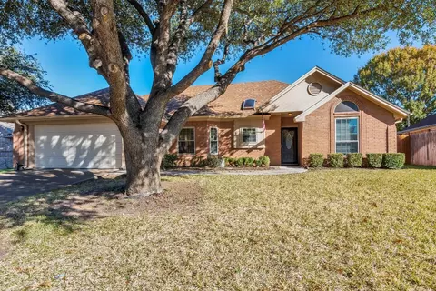 7728 Western Oaks Dr, North Richland Hills, TX 76182