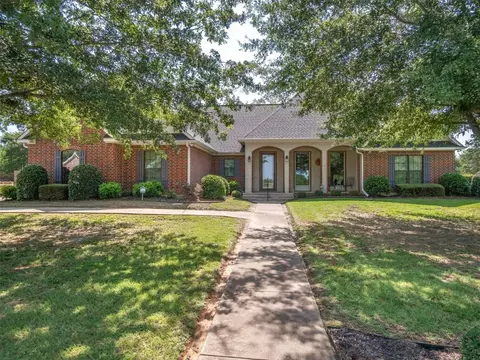 672 Dela Cruz Dr, Winnsboro, TX 75494