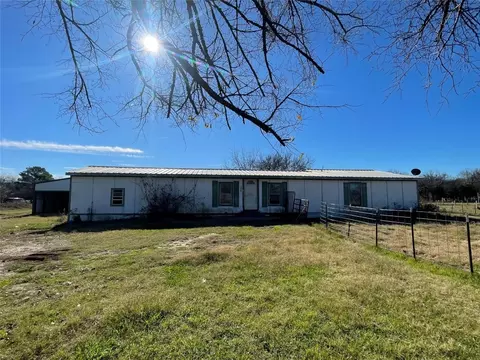 225 Indian Trl, West Tawakoni, TX 75474