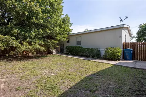 6700 Rainey Ct, Granbury, TX 76049