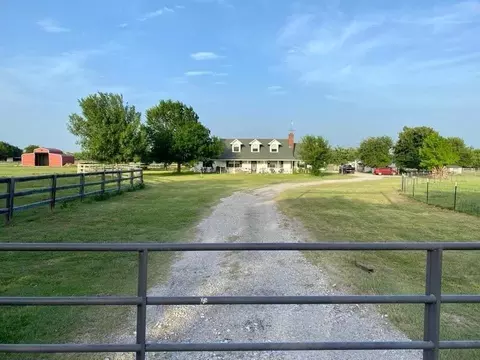 6490 C Wolfe Rd, Ponder, TX 76259