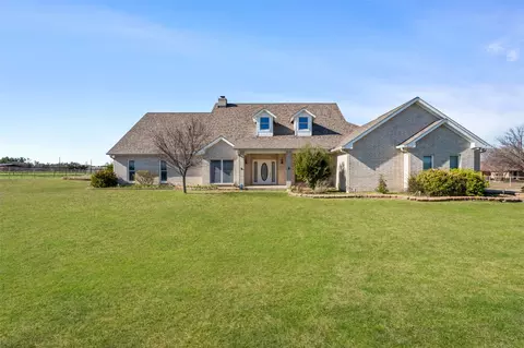 550 Russell Rd, Hudson Oaks, TX 76087