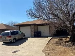 6700 Crestmont Ct, Fort Worth, TX 76133