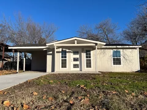 2417 Stuart Dr, Fort Worth, TX 76104
