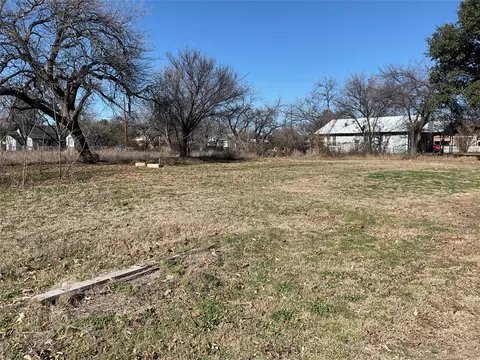 214-218 Cedar St, Clyde, TX 79510