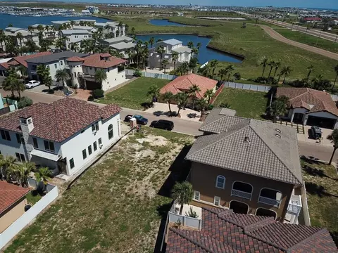 121 La Joya, Port Aransas, TX 78373