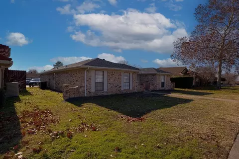2706 Eagle Pass, Mesquite, TX 75150 photo 2