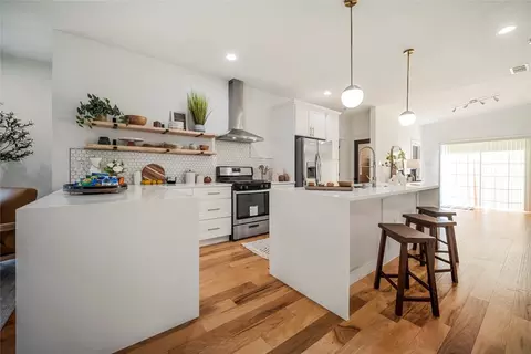 806 Melba St, Dallas, TX 75208