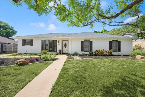7605 Mapleleaf Dr, North Richland Hills, TX 76182