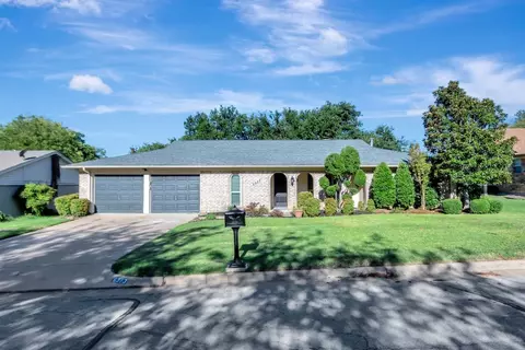 6313 Tosca Dr, Haltom City, TX 76180