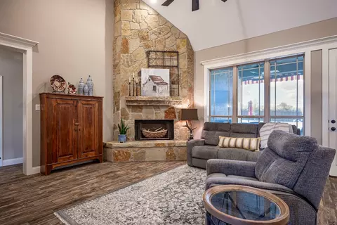 240 Etta Ln, Springtown, TX 76082 photo 6