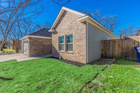 2715 Carpenter Ave, Dallas, TX 75215