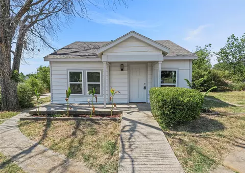 4804 Cowan St, Fort Worth, TX 76105