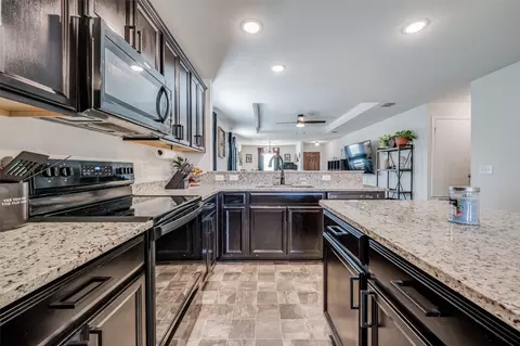 1337 Waggoner Dr, Aubrey, TX 76227