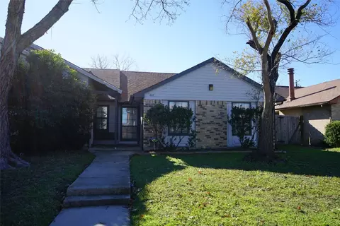 407 Liberty Pl, Grand Prairie, TX 75052